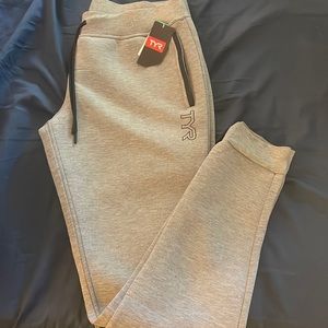 Women’s jogger sweats TYR Medium never worn